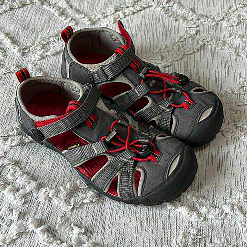 Keen Seacamp II CNX Sandals Youth Kids Big Boy Size 4 Gray Red Washable